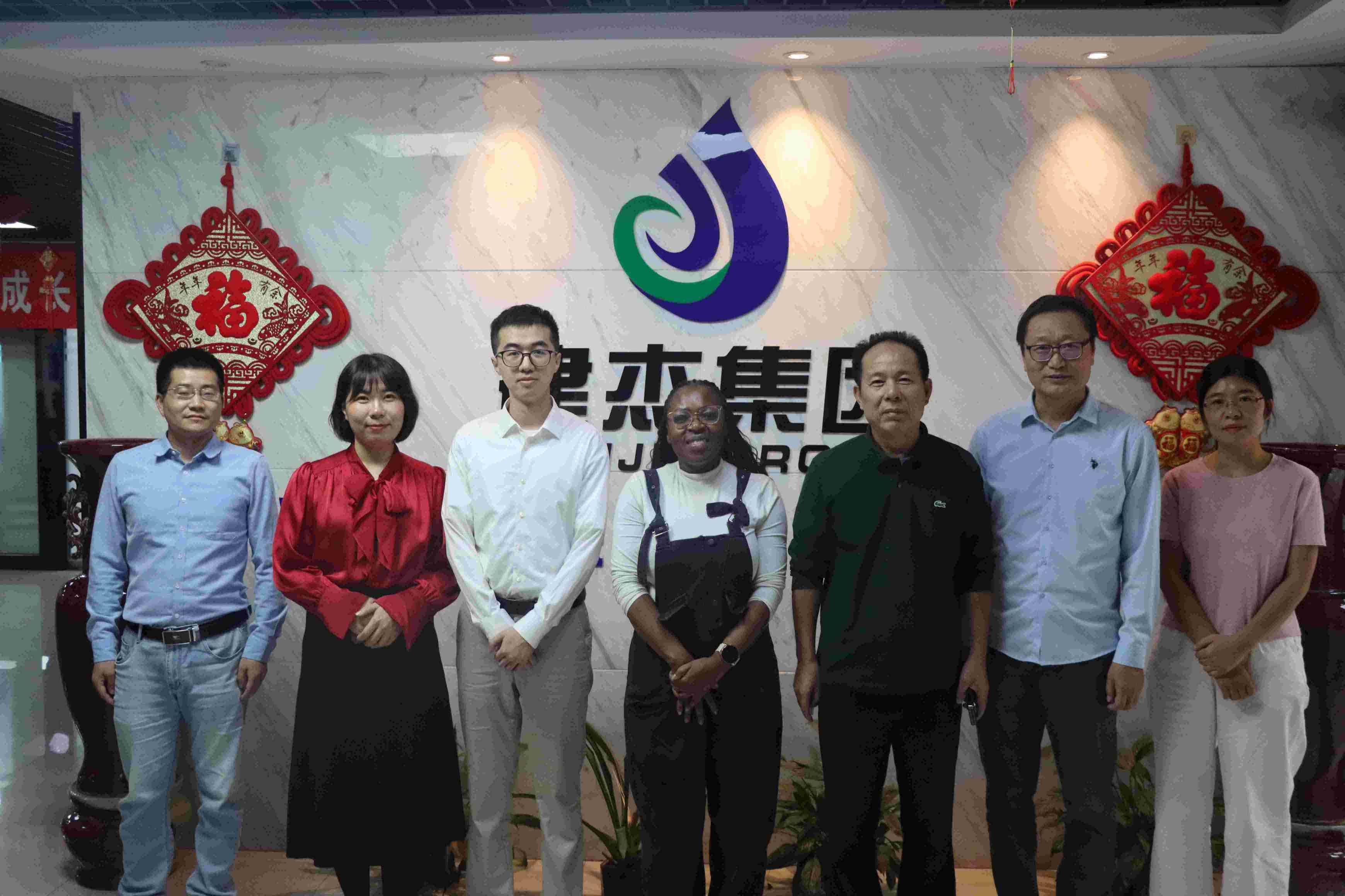 南非客户来访yl6776永利集团实业：共话经济炼铁新篇章！