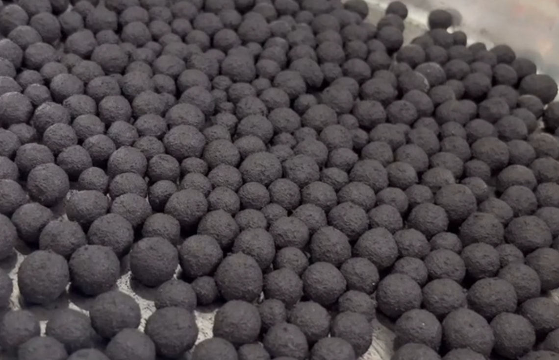 使用球团矿有机粘结剂对钢铁厂的生产效率有何影响？？？